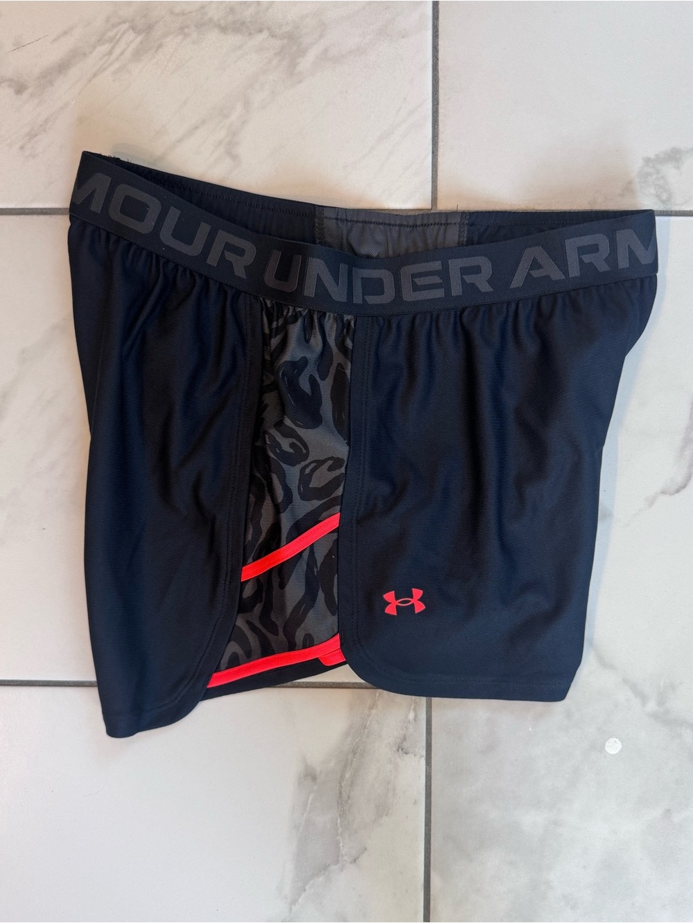 NWT Women’s Under Armour Athletic Shorts - Picture 6 of 6
